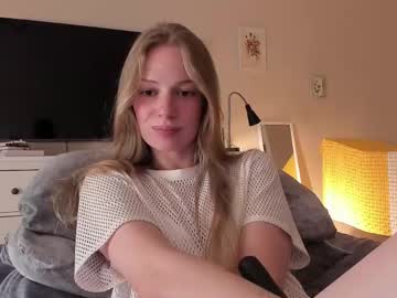 girl
        magic_couple13 cam image #6703675