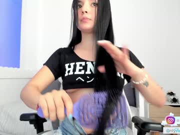 girl
        pavlovacoluccii_ cam image #2635131