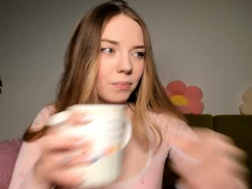 girl
        thisisamelia cam image #6036699