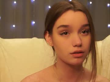 girl
        harrieteasley cam image #5912038