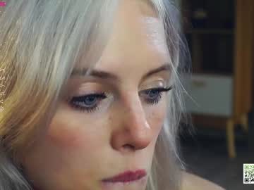 girl
        audreycarvin cam image #4664873