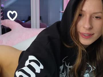 girl
        yononeey cam image #6035725