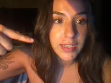 girl
        arabellagirl cam image #1945669
