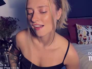 girl
        yvie_ cam image #5925879