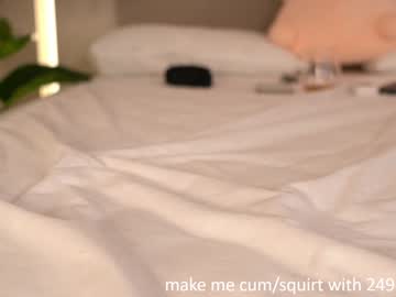 girl
        dovia cam image #2574955