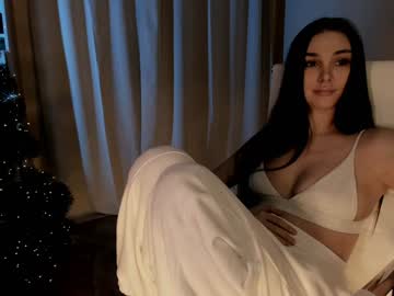 girl
        hollyextra cam image #5713357