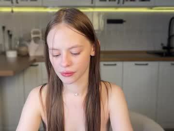 girl
        tweety_doing_sweety cam image #5580132
