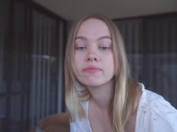 girl
        bibi_it_is cam image #1415877