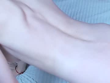 girl
        mercy_bloom cam image #5040547