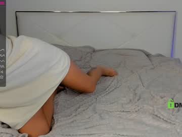 girl
        lonelyflowerr cam image #205350