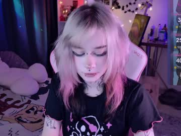 girl
        lollyshy__ cam image #5629313