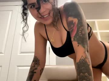 girl
        nubabiiie cam image #1724829