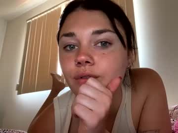 girl
        cassidyyqueen cam image #1872368