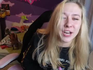 girl
        pr3ttyp1nkpussy cam image #2785155