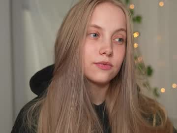girl
        appr0ved cam image #6502257