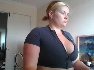 girl
        sexpositive_ cam image #1579387