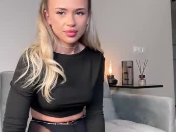 girl
        julia_rle cam image #6575378