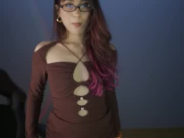 girl
        greeny_mat cam image #6726696