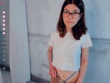girl
        maureenbruster cam image #3921861