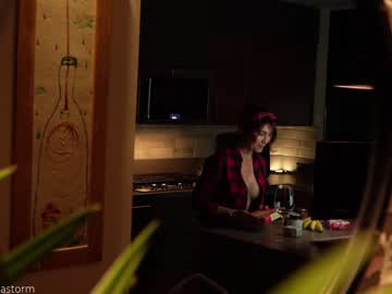 girl
        alejastorm cam image #1673780