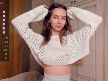 girl
        happiness_call cam image #3158533