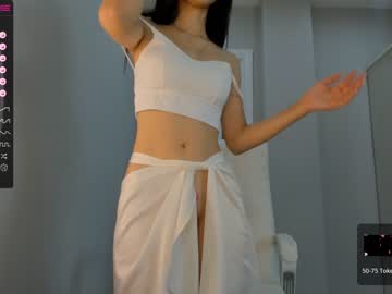 girl
        kaya_kakuro cam image #1941401