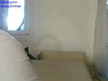 girl
        dulceyjohn cam image #3312977