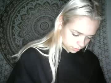 girl
        cindyloulou1 cam image #3071918