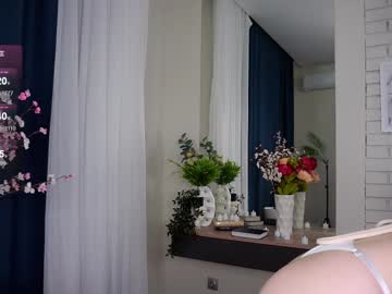 girl Live Cam Girls Love To Strip Naked For Their Viewers with elviaheming