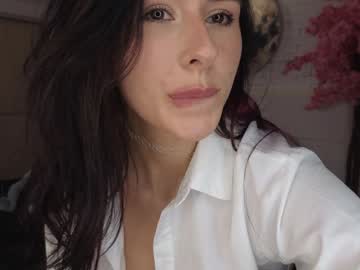 girl
        yononeey cam image #4429405