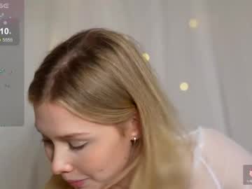 girl
        april_blush cam image #4399324