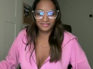 girl Live Cam Girls Love To Strip Naked For Their Viewers with therealgiana