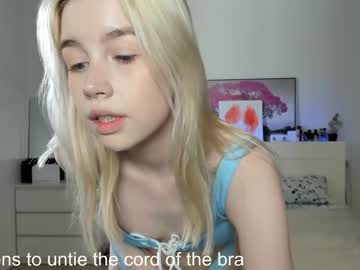 girl
        _emiliaaa cam image #1430477