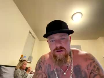 couple Live Cam Girls Love To Strip Naked For Their Viewers with bakkensfinest