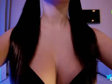 girl
        hollyextra cam image #1404334