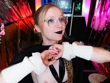 girl
        emmasky69 cam image #6722428