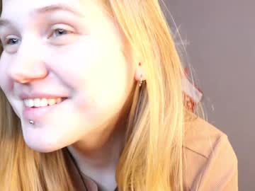 girl
        gayfarwell cam image #5692126