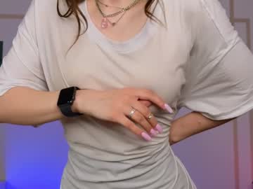 girl
        fannydowlen cam image #4370203