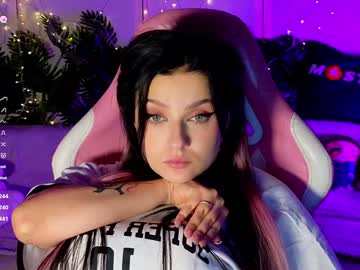girl
        agara_romen cam image #5295887