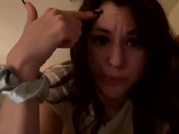 girl
        arielrayyy cam image #1529964