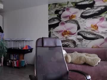 girl
        jennycutey cam image #1695836
