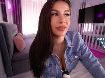 girl
        realmaria8 cam image #2522721