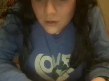 girl
        baileyflowers98 cam image #3639193