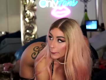 girl
        avalonnfoxx cam image #6997293