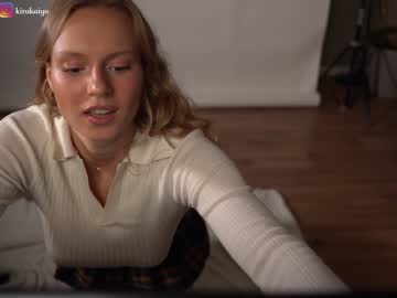 girl
        chillwithkira cam image #2733587
