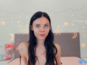 girl
        elza_99 cam image #182084