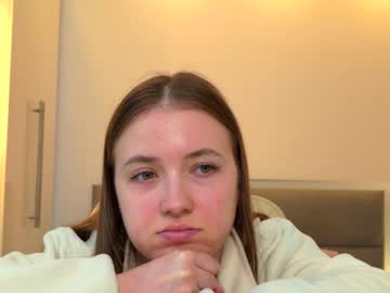 girl
        nicolecollard cam image #6653208