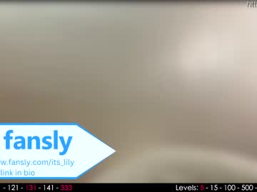 girl
        its_lily cam image #719858