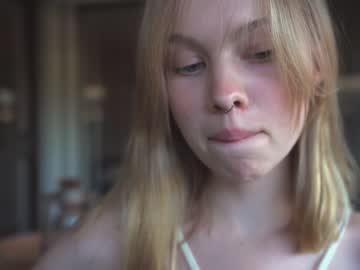 girl
        bibi_it_is cam image #510941