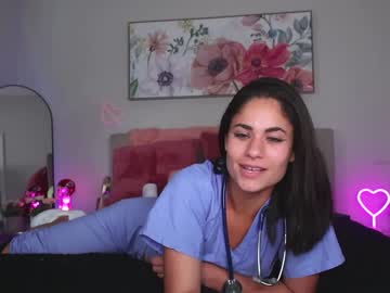 couple
        ari_lovexo cam image #2526064